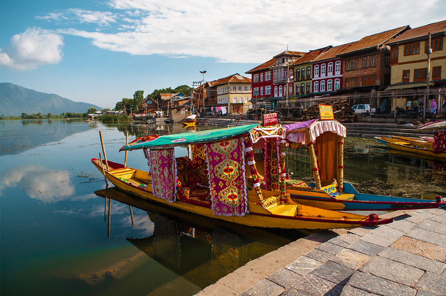 kashmir-shikara